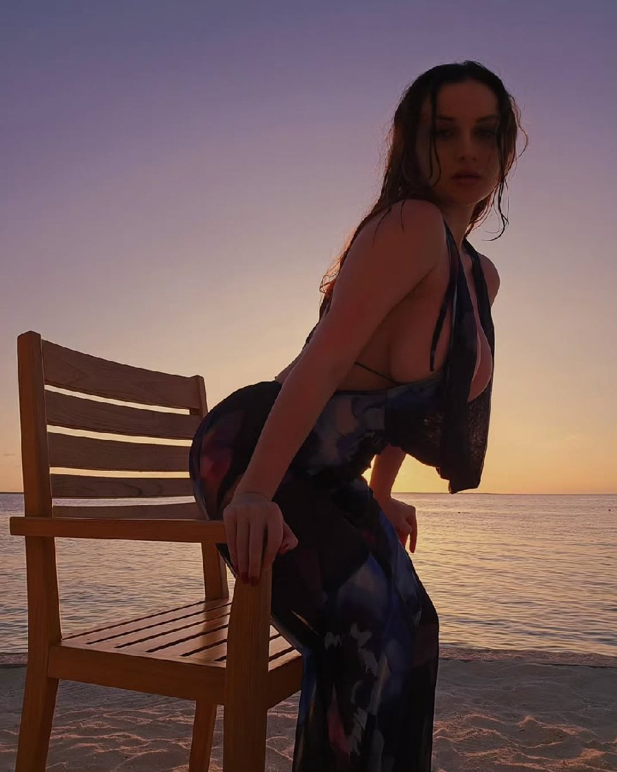 Sexy girl Miranda Faith nude in Montreal