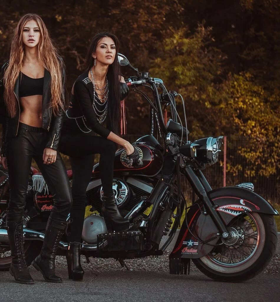 Beautiful girls and bikes in Montreal