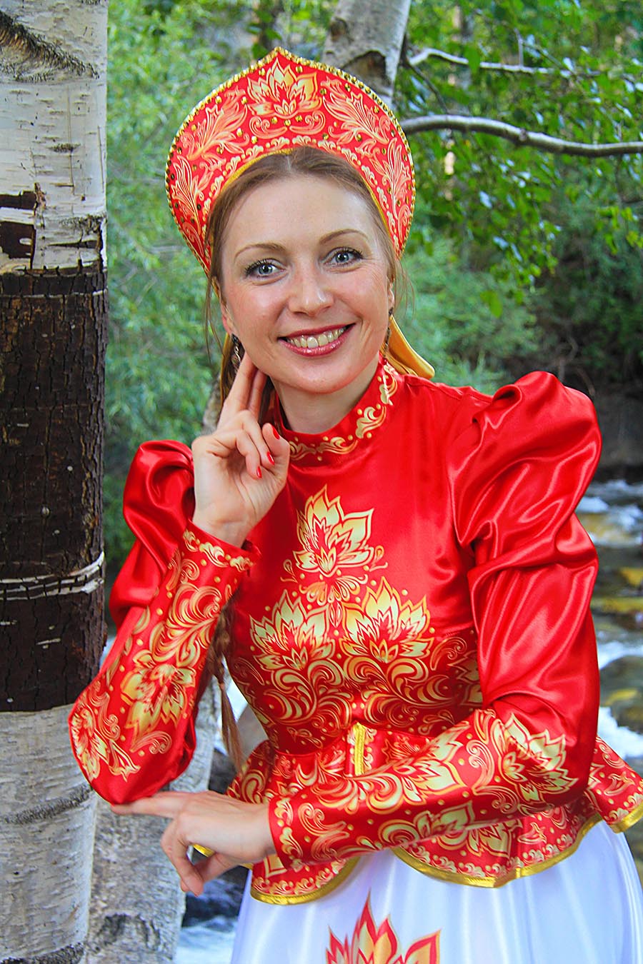 Women in Slavic costumes in Montreal