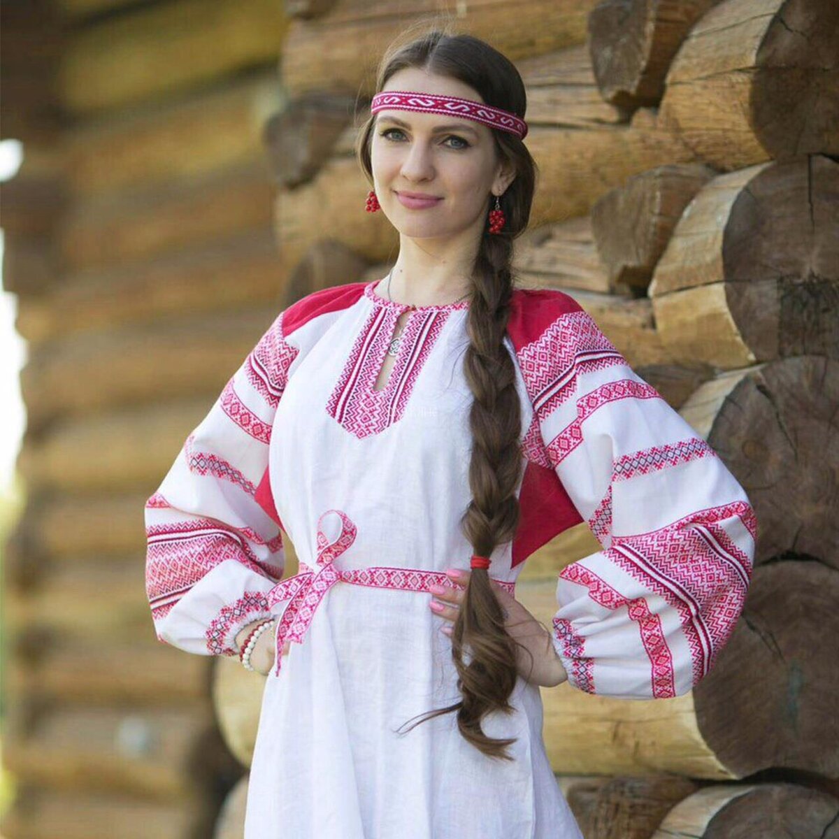 Girls in Slavic costumes in Montreal