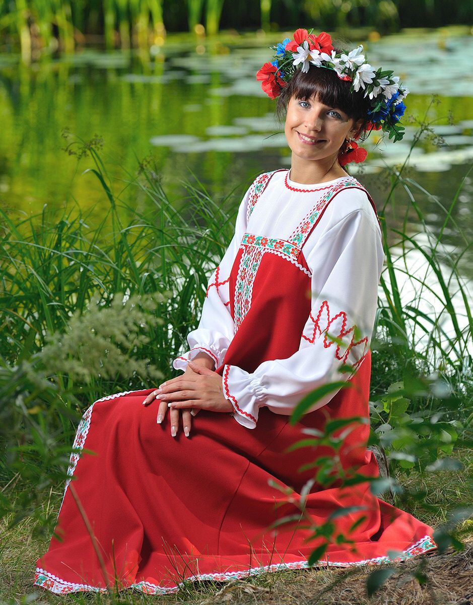 Beautiful girl Girls in Slavic costumes in Montreal