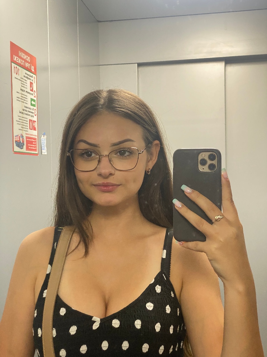 Sexy model Stacy in Montreal