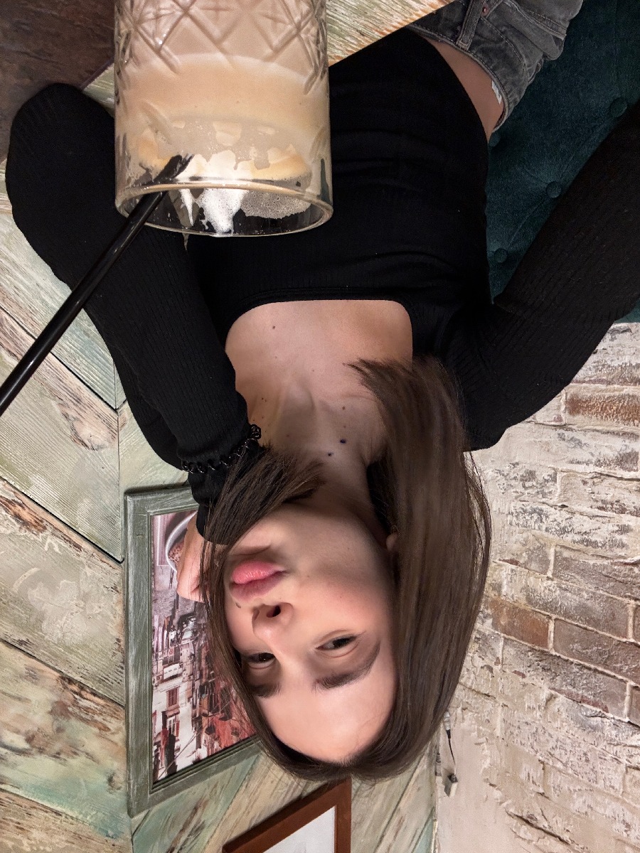 Fresh photos, fresh mood — Tina online in Montreal